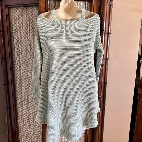 Elan Cold Shoulder Boho Style Sweater - Picture 4 of 7